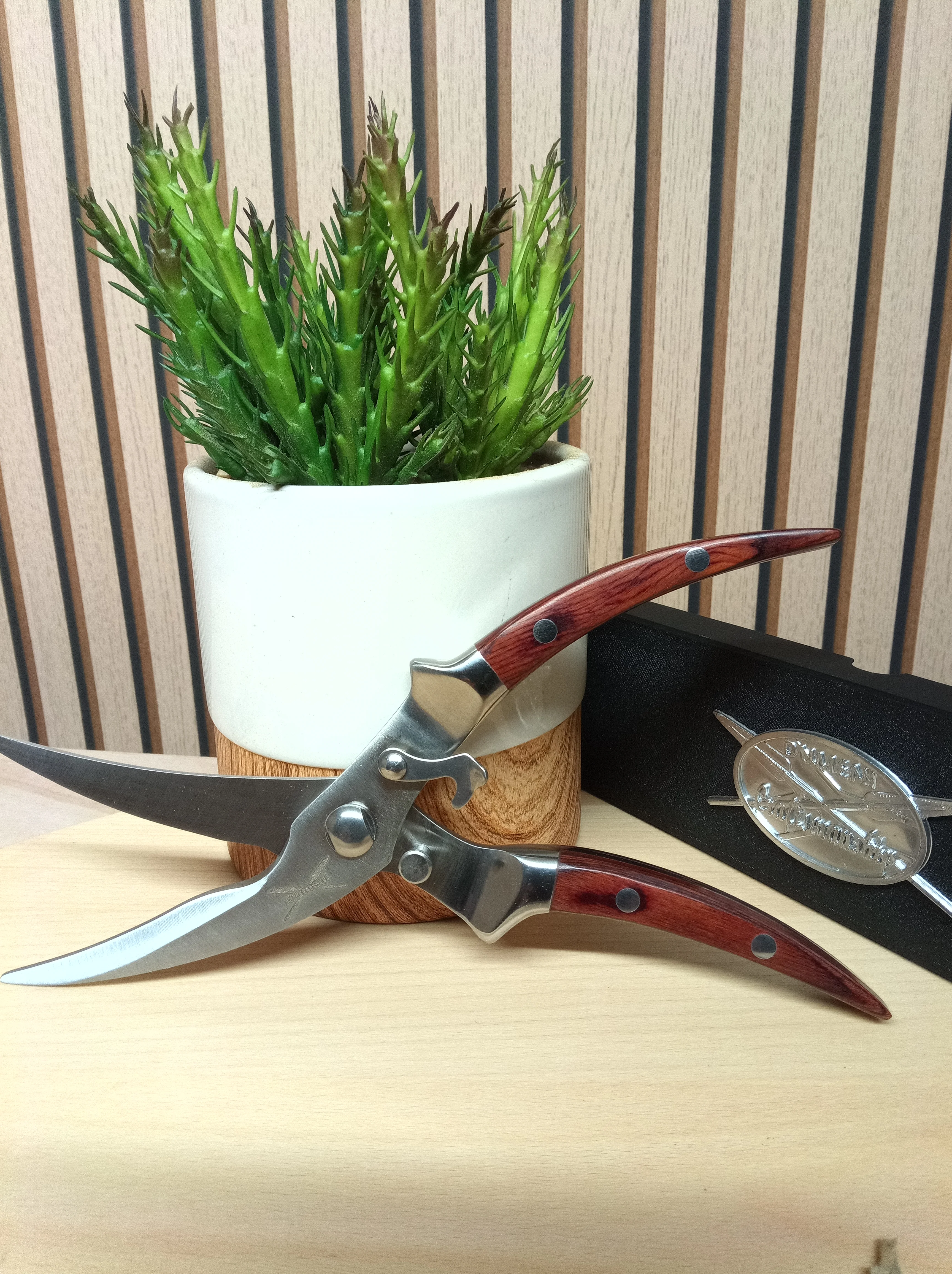 Dumeni Stainless Steel Biltong / kitchen Shears with Wooden Handles - Image 23