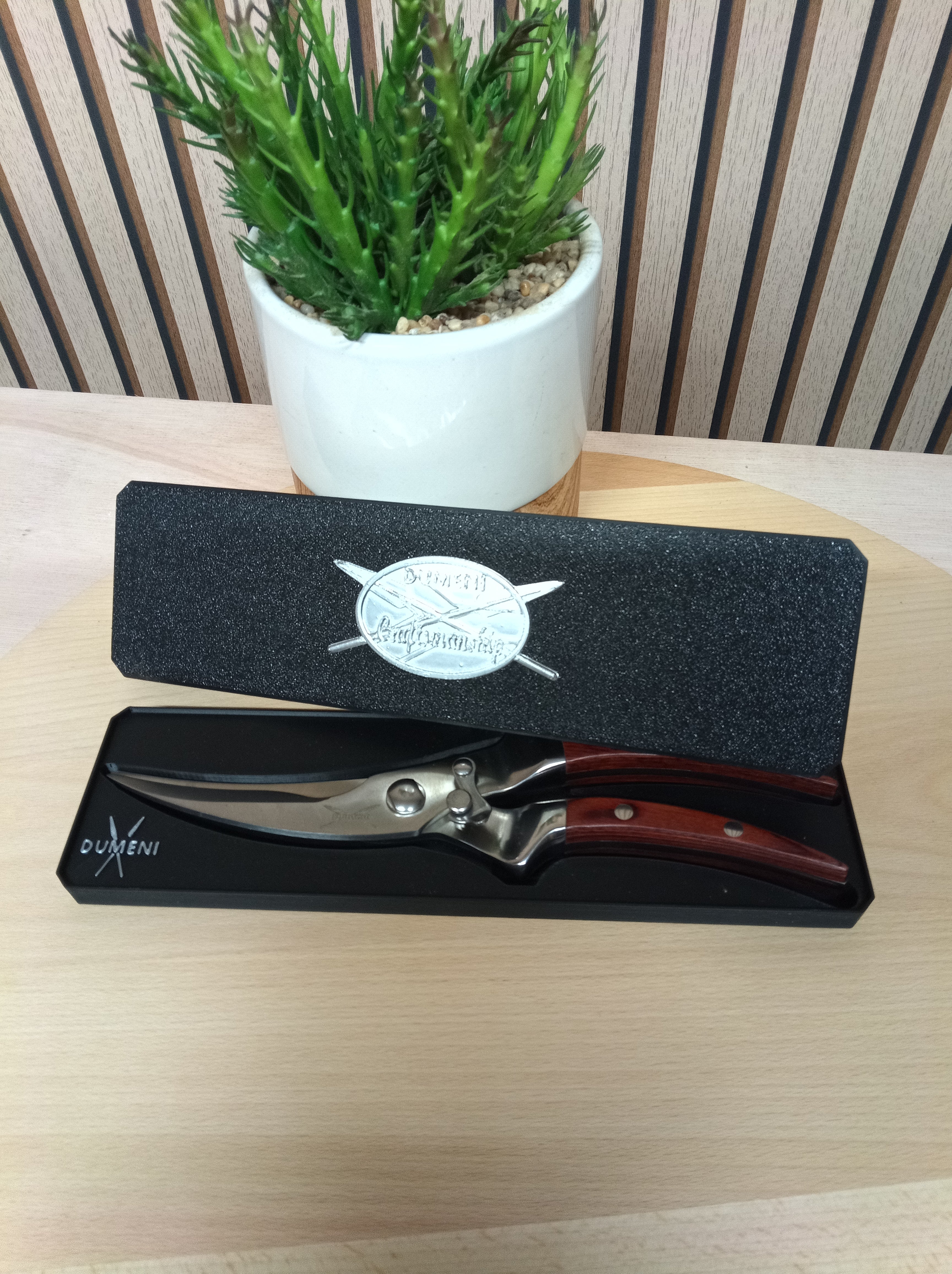 Dumeni Stainless Steel Biltong / kitchen Shears with Wooden Handles - Image 5